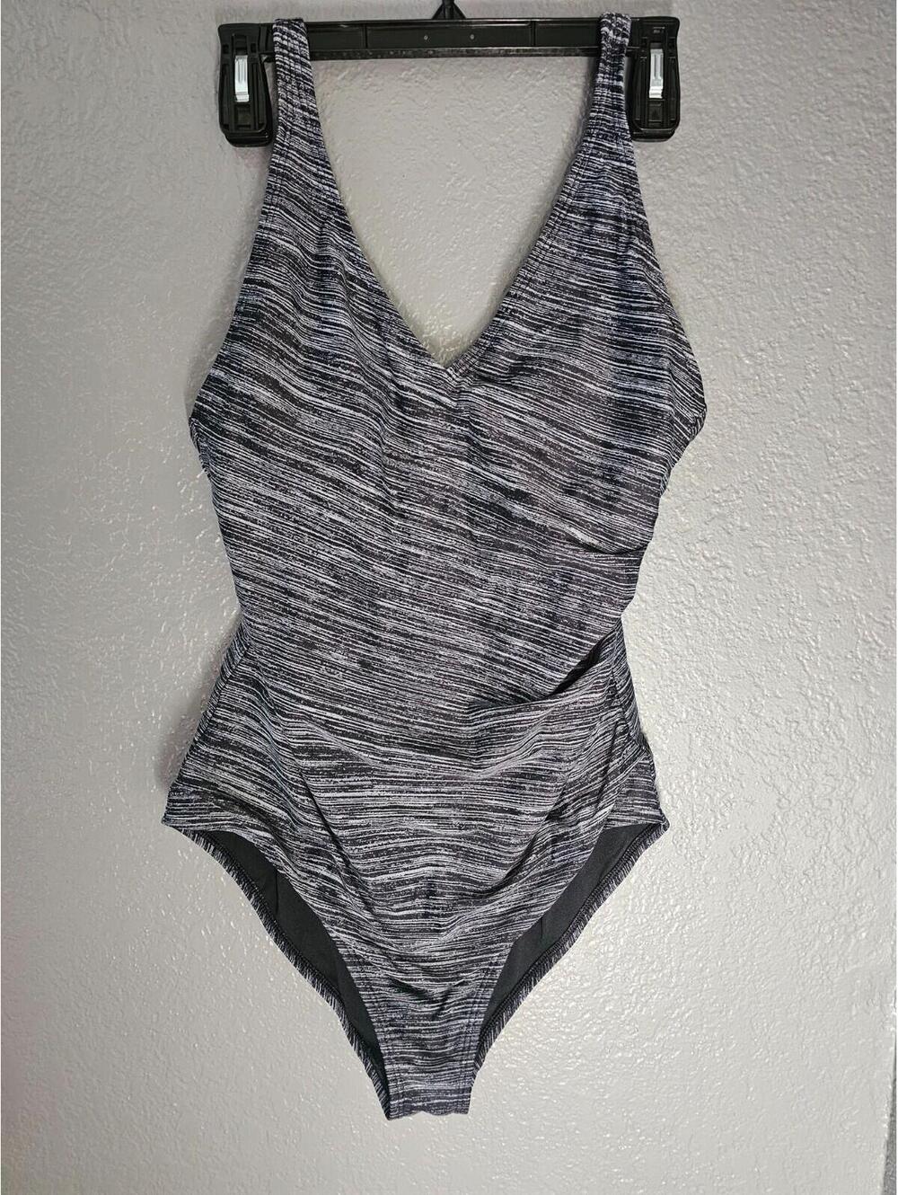 Women's Speedo One Piece Swimsuit Size 14 Sleeveless Black & Gray lightly Padded